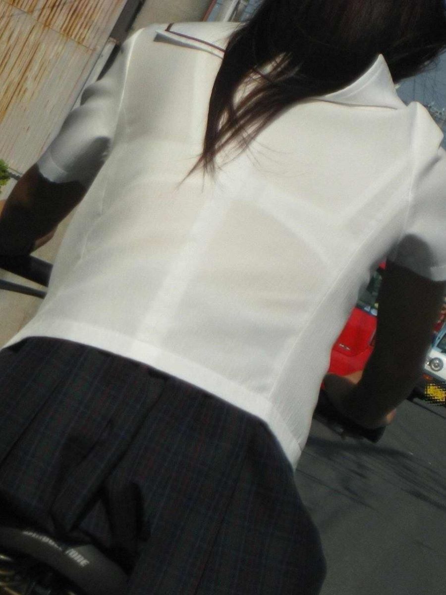 素人JKの制服から透けブラ画像97