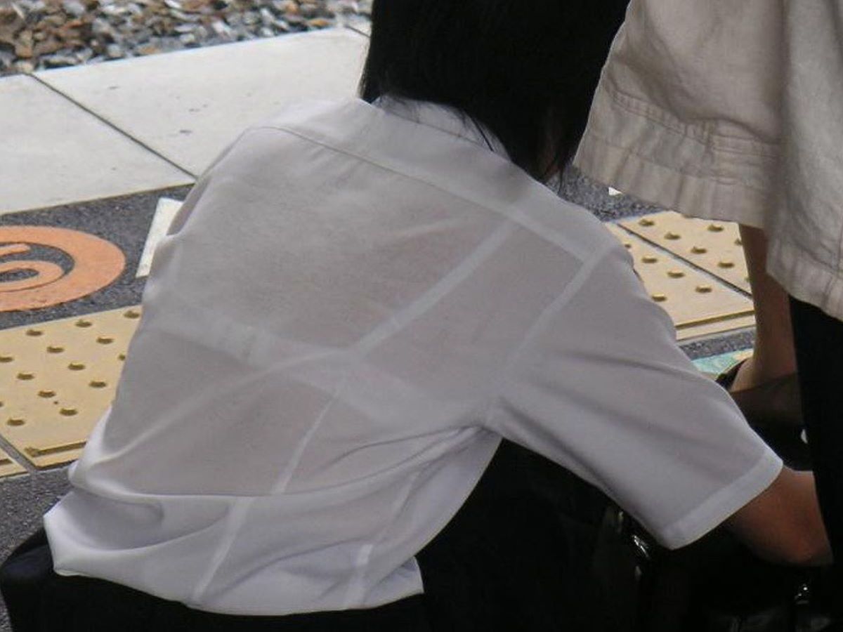 素人JKの制服から透けブラ画像106