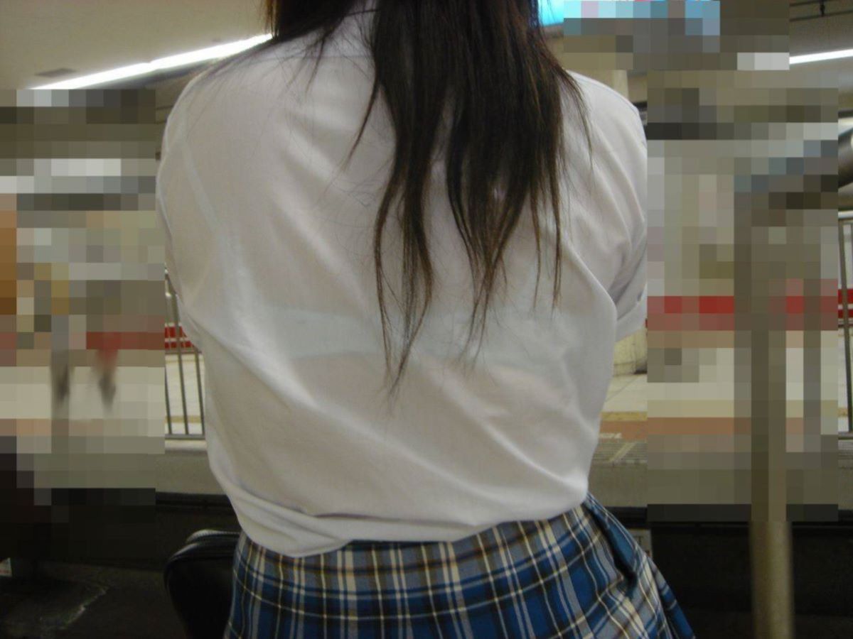素人JKの制服から透けブラ画像116